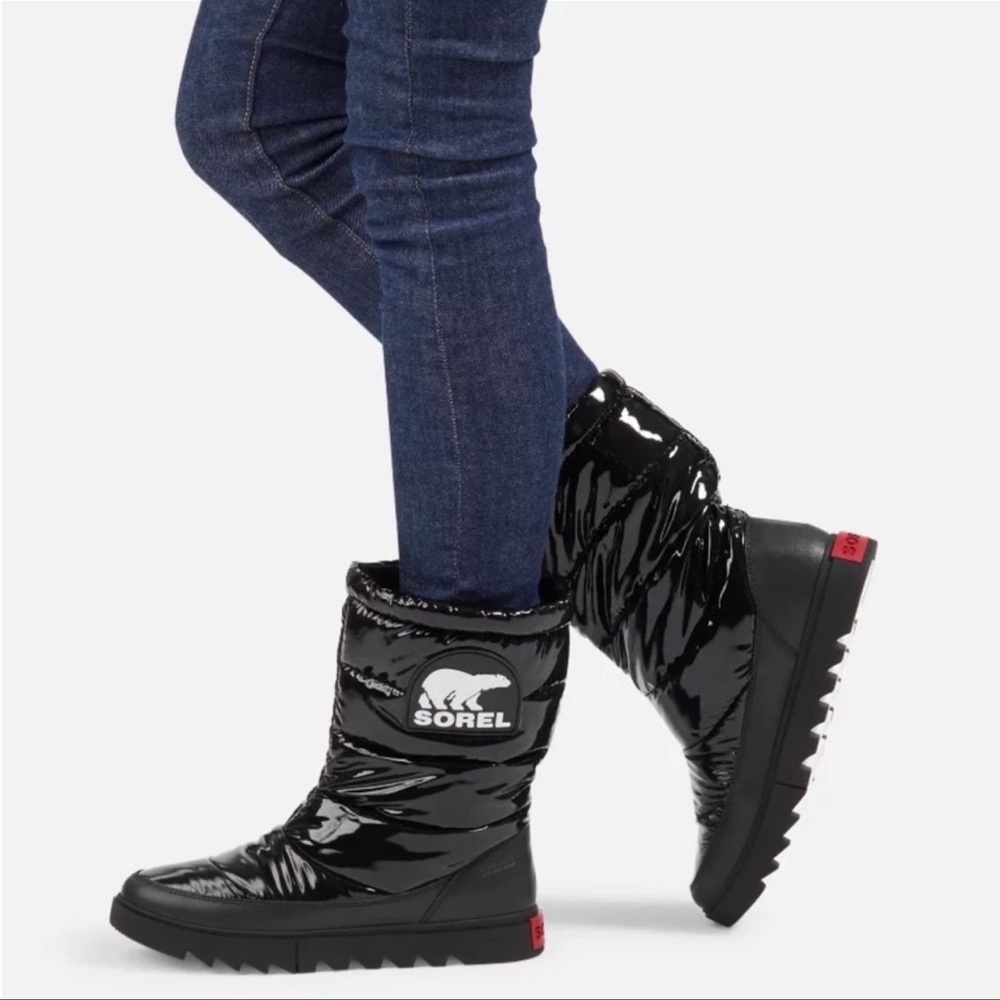Sorel Joan of Arctic Next Lite Mid Puffy 10 Women's Black, good condition, 7.5